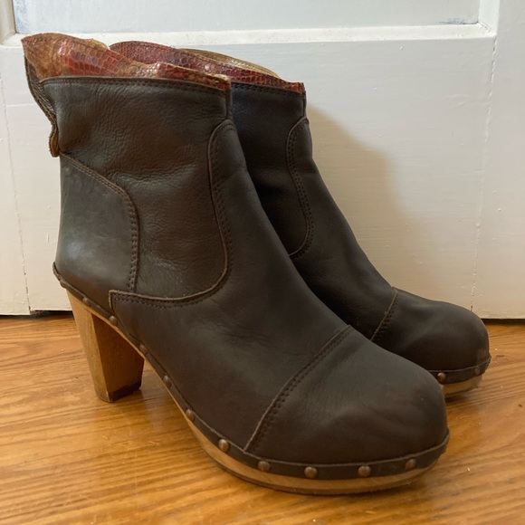 Sanita Clog Boots - Picture 1 of 6